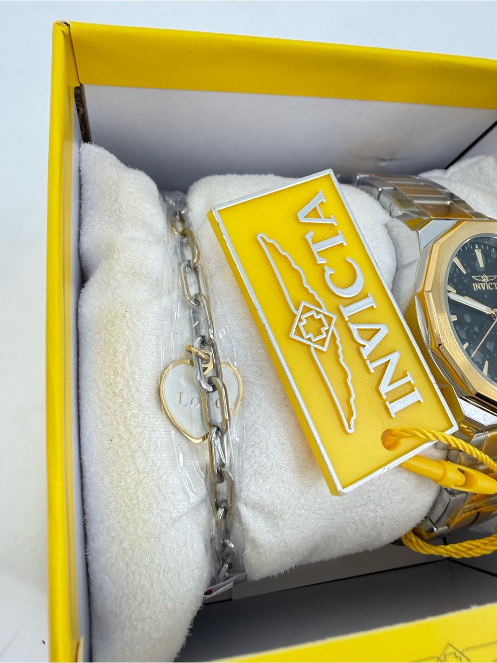 Invicta Speedway Coeurlyn Women's Watch - 34mm. Gold, Steel With Bracelet Set - Picture 6 of 15